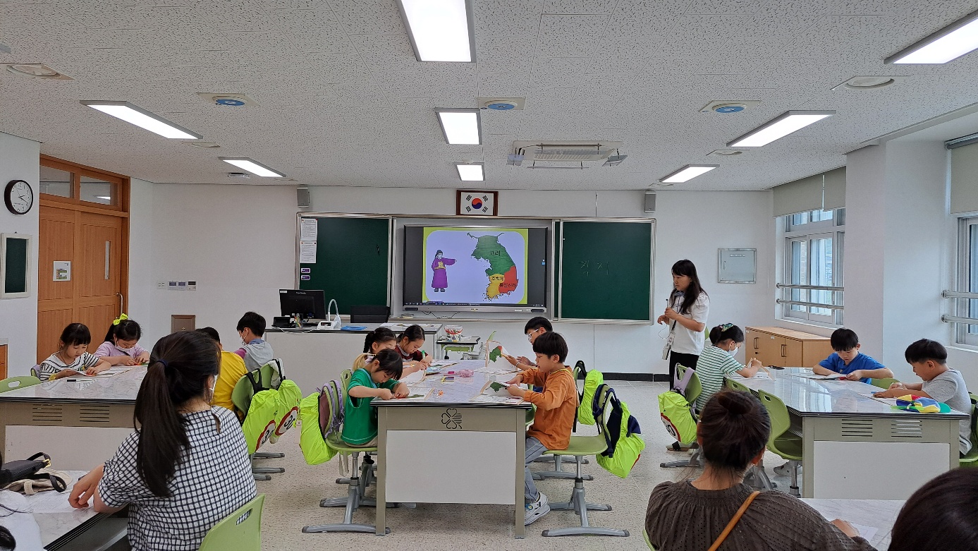 2023년 창의역사 공개수업사진-1.jpg