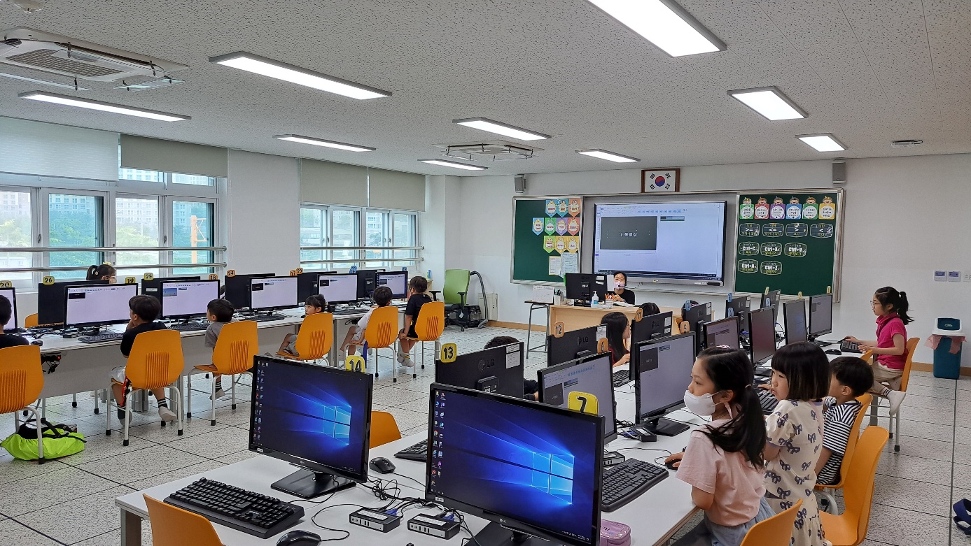 2023년 컴퓨터 공개수업사진.jpg